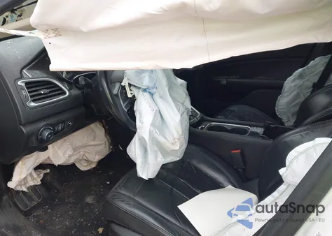 2015 Chrysler 200 C из США, поврежденный, VIN 1C3CCCCG7FN582029